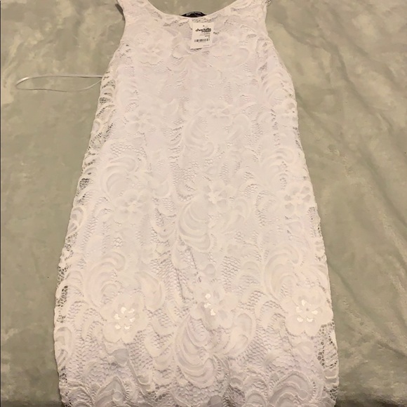 lace dress - Picture 2 of 3